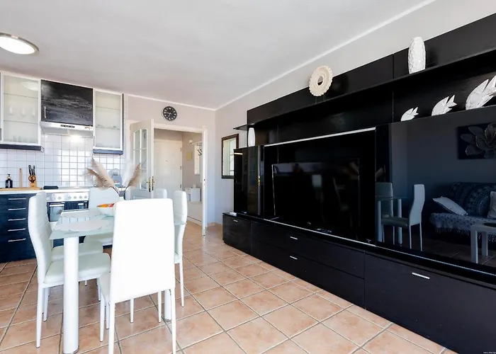 21 C Bouganvillas Апартаменты