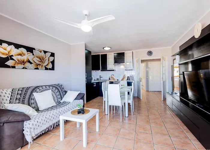 21 C Bouganvillas Апартаменты